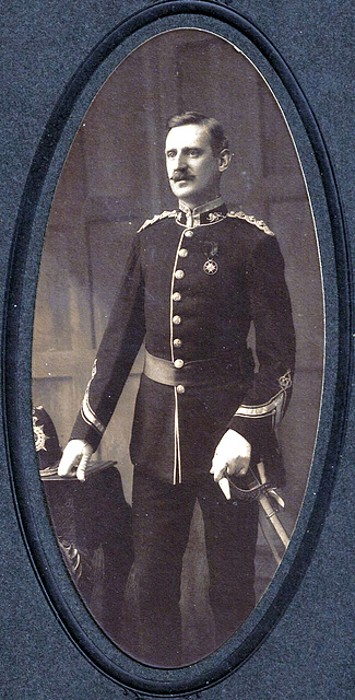 Barrow in Furness Mystery Ancestor in (now identified) uniform