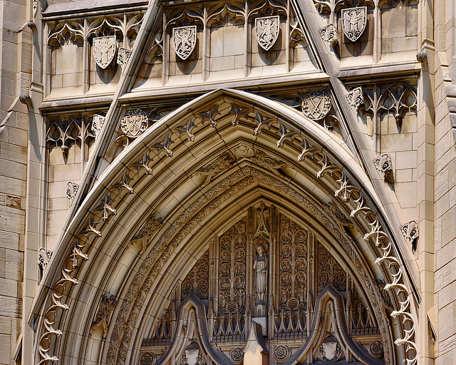 Tympanum – Heinz Memorial Chapel, University of Pittsburgh, Pittsburgh, Pennsylvania