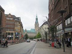 Blick auf das Rathhaus von der Mönckebergstraße