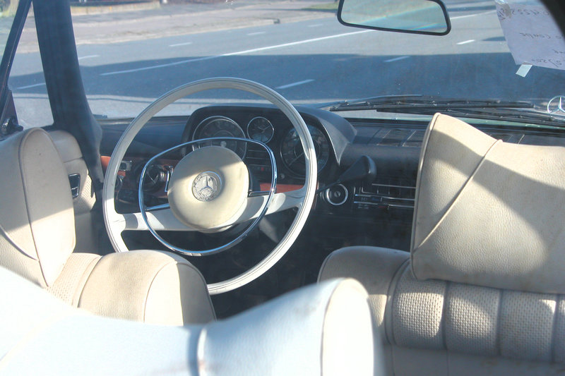 1974 Mercedes-Benz 280 C Automatic - interior