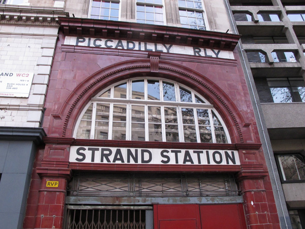 Strand Station - Strand entrance