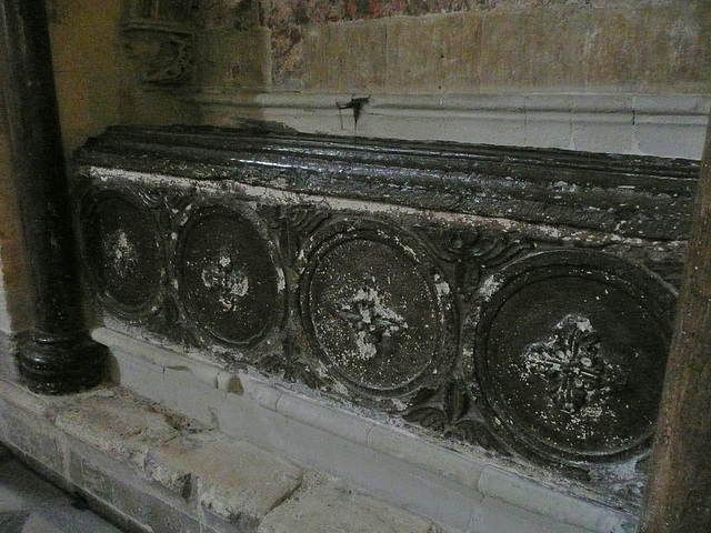 rochester cathedral tomb chest