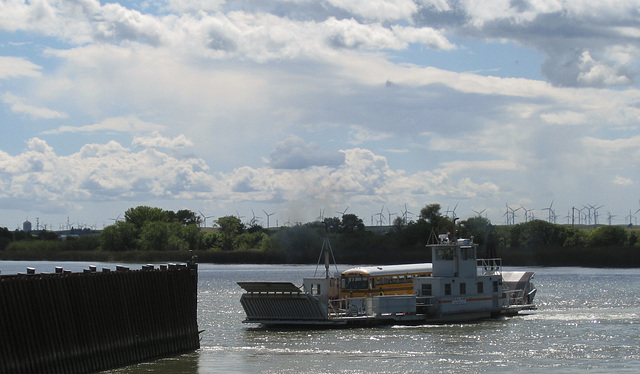 Real McCoy ferry Sacramento Delta (2066)