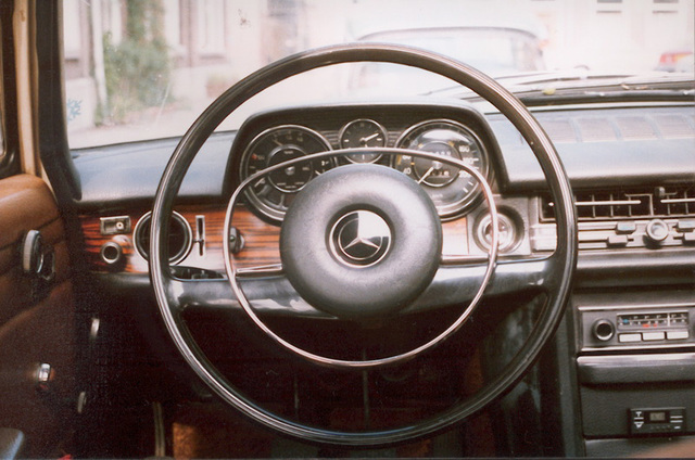 1971 Mercedes-Benz 250 - dashboard