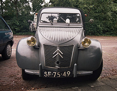 I discovered a small collection of old French cars: 1960 Citroën AZU