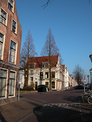 Leiden: Oude Singel, corner Volmolengracht