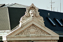 The Things People put on Their Roof: nr.3 Gaping Man