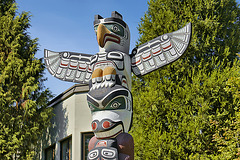Victory Through Honour Totem Pole – Brock Hall, West Wing, UBC, Vancouver, British Columbia