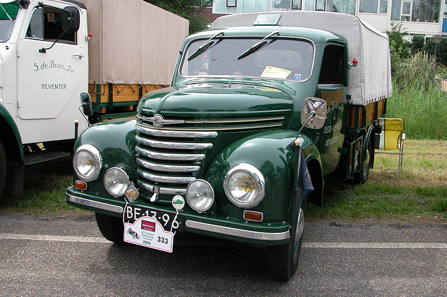 Heavy vehicles at the National Oldtimerday: 1956 Framo V901/2