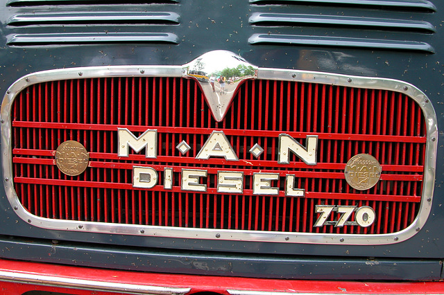 Car Badges at the National Oldtimer Day in Holland: 1962 M.A.N. 770
