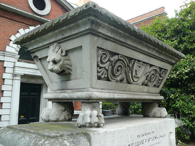 st.botolph bishopsgate, london,tomb of william rawlins in graveyard , 1838, with lion's head and paws