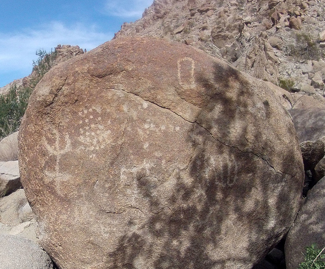 Petroglyphs (114908)