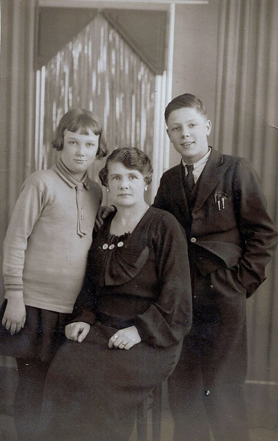 Joan, Catherine and Raymond Lundbech