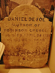 tombstone of daniel defoe