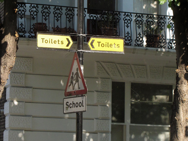 Toilet post Toilet post