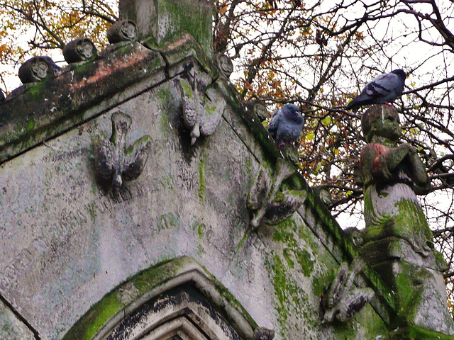 brompton cemetery, earls court,  london,wooley mausoleum of 1899; real pigeons amidst the stone doves