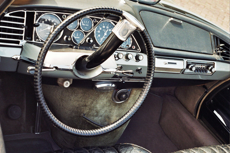 1968 Citroën DS Convertible – dashboard