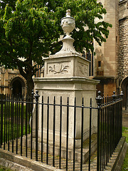 hogarth's tomb, st.nicholas, chiswick, london
