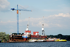 A trip with the steam tug Adelaar: Oranjewerf (Orange Shipyard) working on the Ritske