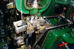 A trip with the steam tug Adelaar: Stephenson reversing gear