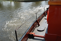 A trip with the steam tug Adelaar: turning around