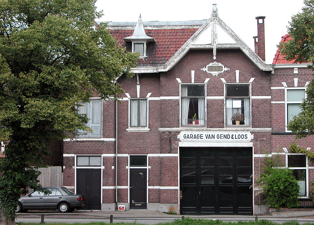 Former garage of the Van Gend & Loos delivery company