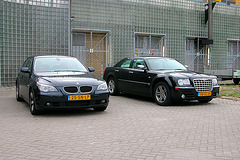 2004 BMW 530 D and 2006 Chrysler 300 C