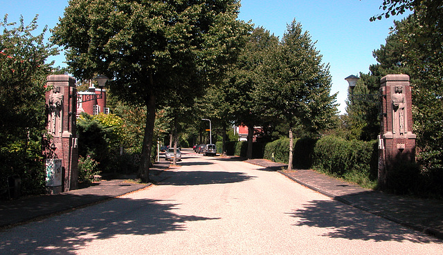 Entrance to the 1920s Kinheim Park