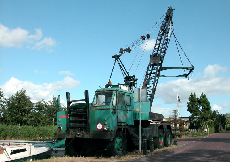 Old DAF crane