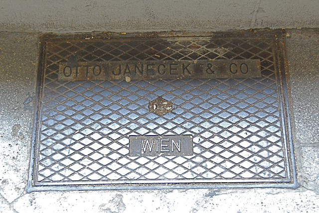 Viennese street covers: Otto Janecek & Co cover