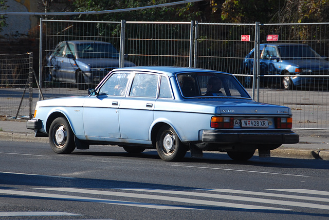 Cars in Vienna: Volvo 244 GL