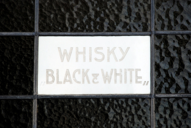 Whisky „Black & White„