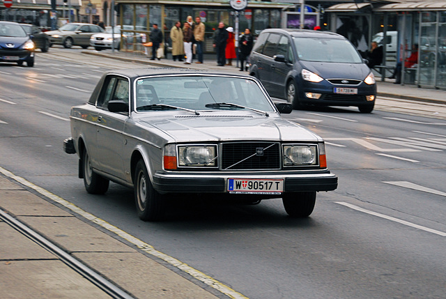 Cars in Vienna: Volvo 262 C