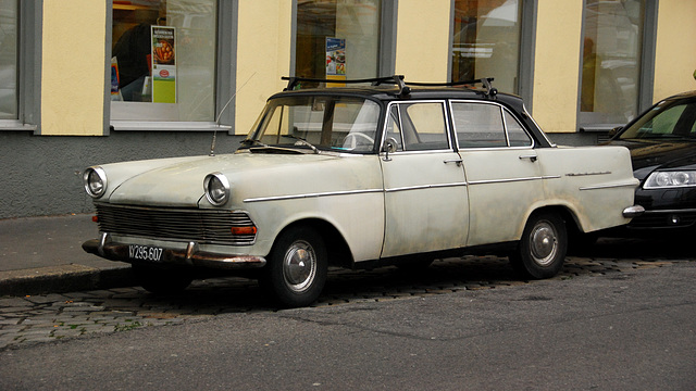 Cars in Vienna: Old Opel Rekord