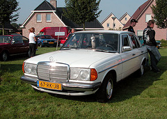 Oldtimer Day Ruinerwold: 1980 Mercedes-Benz 240 D