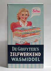 Old products: De Gruyter's Self-Working Washing Powder