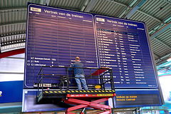 Repairing the time board of departing trains