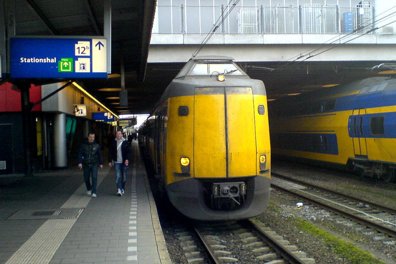 EMU 4444 of the Dutch National Railways at Utrecht Central Station