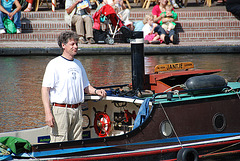 Floating music festival in Leiden: Skipper Rob of the Jantje (1924) with 12pk 12/2 Lister engine