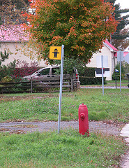 Quebec: hydrant and hydrant sign