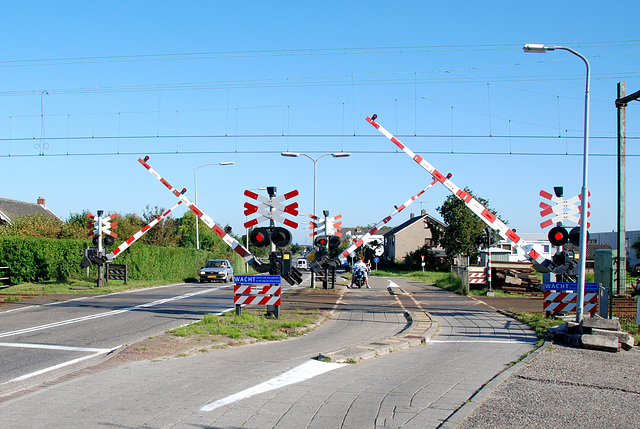 Celebration of the centenary of Haarlem Railway Station: Railway crossing at Piet Gijzenbrug