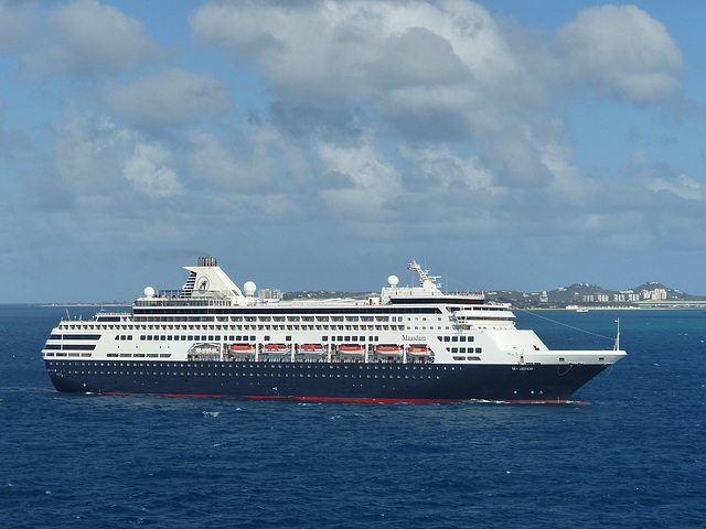 Maasdam approaching St.Maarten (4) - 30 January 2014