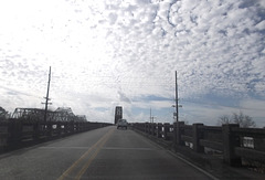 Bridge over bayou / Pont sur bayou.