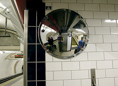 Convex mirror at Marble Arch