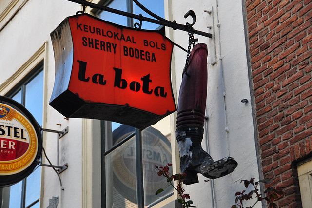La Bota (The Boot)
