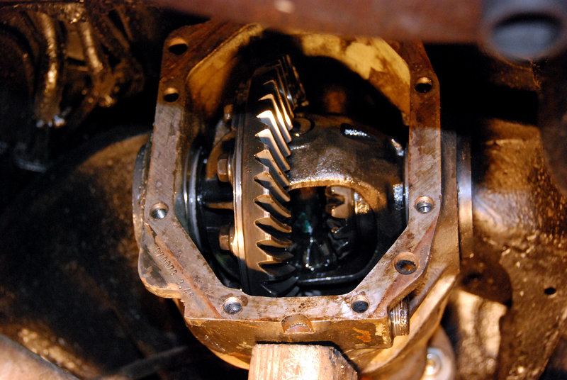 Open differential of a Mercedes-Benz 280 CE