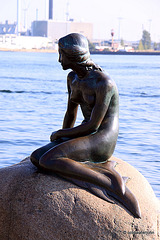 The Copenhagen Icon - The Little Mermaid. Why would anyone want to chop her head off?