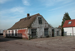 Dilapidated house in Langeraar (NL)