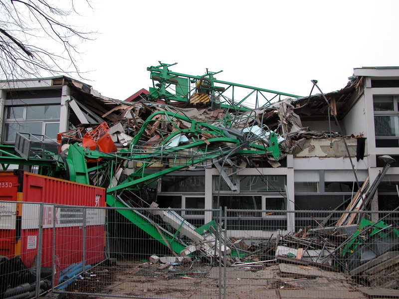 Fallen down crane at Utrecht University