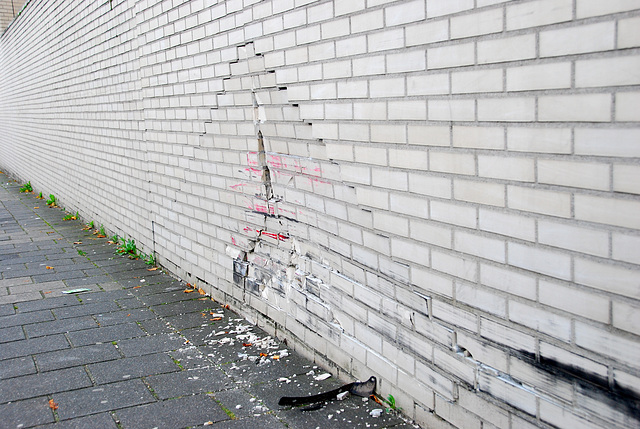 Groningen: This is what happens if you hit a brick wall